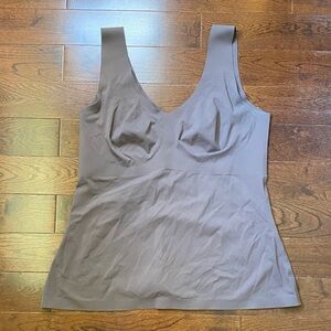 Knix LuxeLift Tank Top XL+ Built-In Support Wireless Bra V Neck
